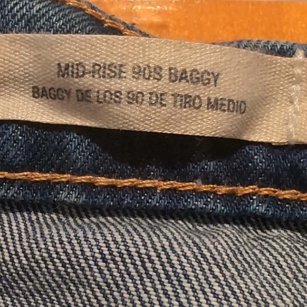 Universal Thread Relaxed Fit Denim Jeans - Picture 3 of 7